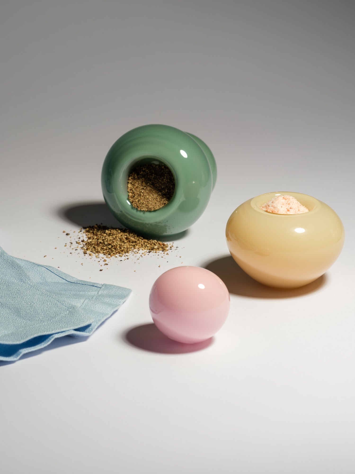mouth-blown glass object, the pair by Helle Mardahl, bowl with lid for salt and pebber or eggs